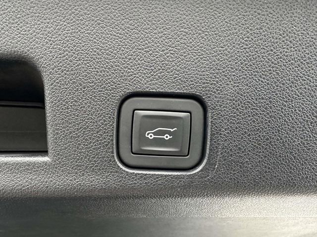 Used 2025 GMC Acadia Elevation image 22