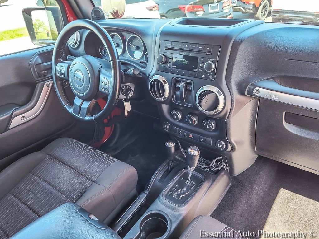 Used 2012 Jeep Wrangler Sahara w/ Connectivity Group AWD/4WD image 13