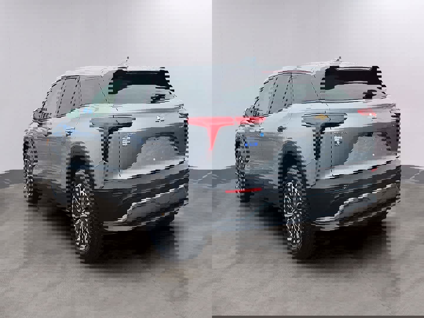 Used 2025 Chevrolet Blazer EV LT AWD/4WD image 4