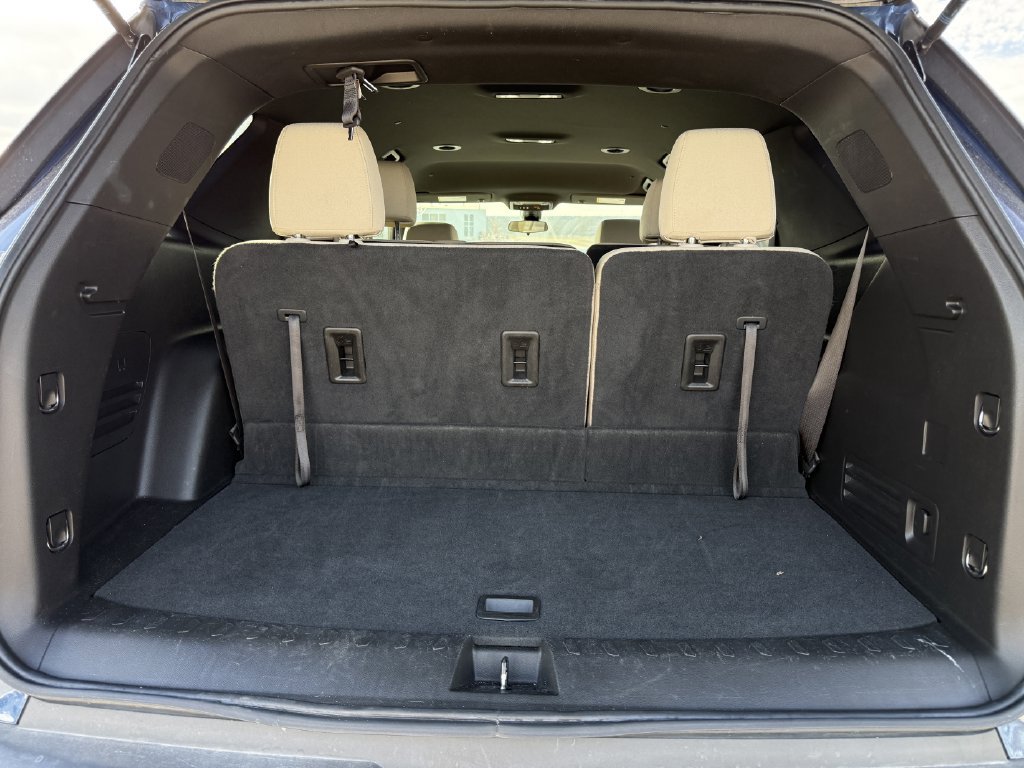 Used 2023 Chevrolet Traverse LS FWD image 28