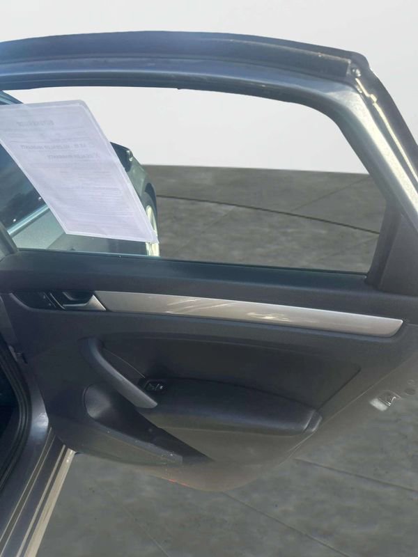 Used 2014 Volkswagen Passat 1.8T Wolfsburg Edition image 9