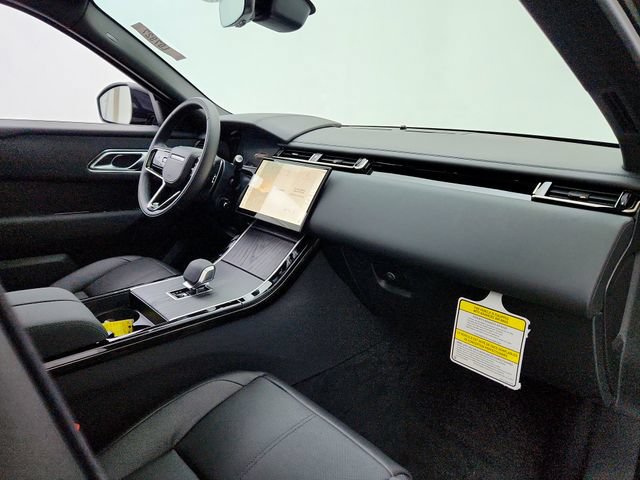 Certified 2026 Land Rover Range Rover Velar Dynamic SE AWD/4WD image 17