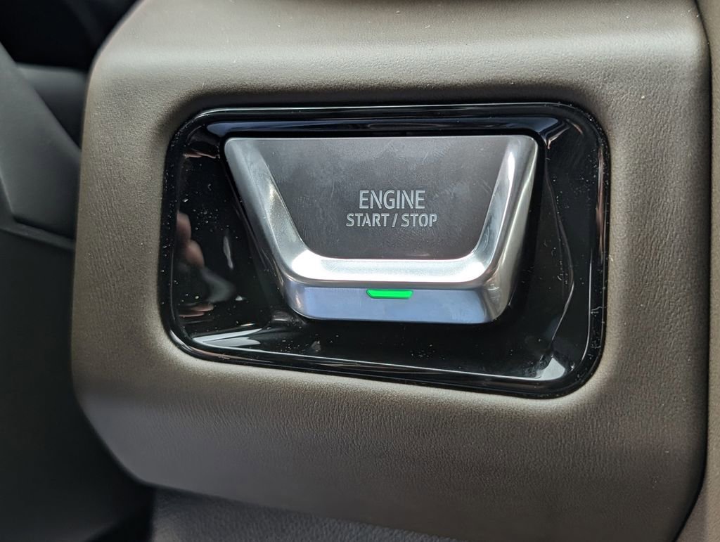 New 2026 GMC Yukon Denali Ultimate AWD/4WD image 17