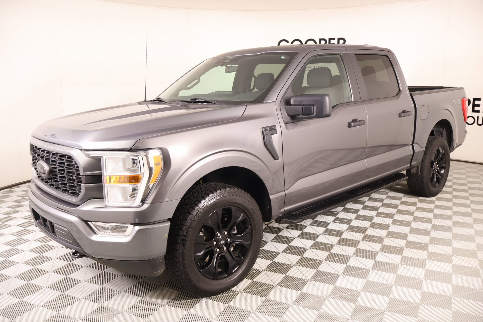Used 2022 Ford F150 XL w/ STX Black Appearance Package AWD/4WD image 10