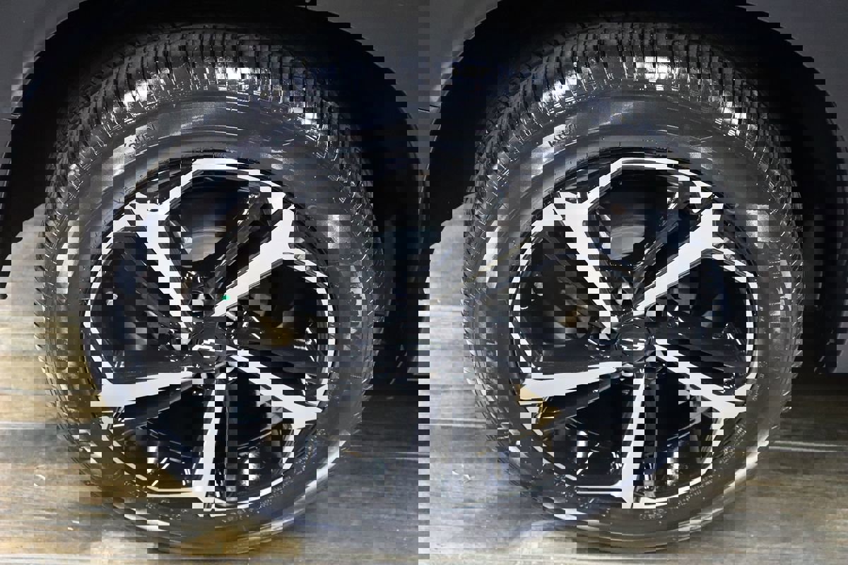 Used 2023 Chevrolet TrailBlazer RS w/ Technology Package image 24