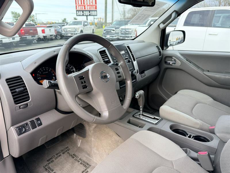 Used 2012 Nissan Frontier SV w/ SV Premium Utility Pkg AWD/4WD image 25