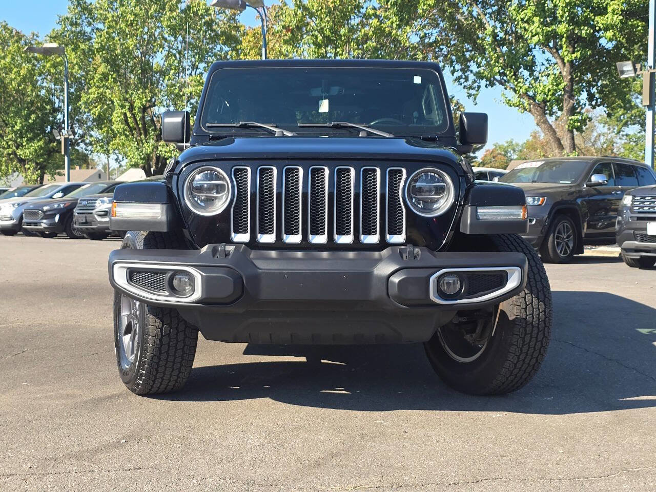 Used 2018 Jeep Wrangler Unlimited Sahara image 12