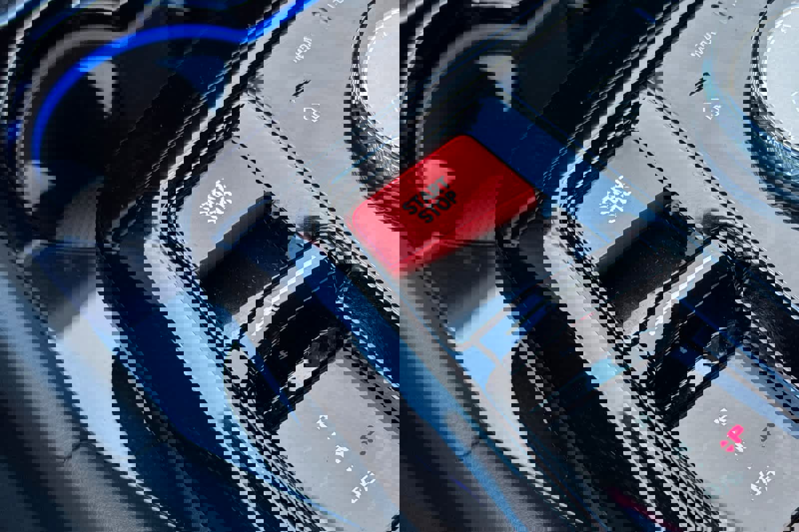 Used 2025 BMW M5 w/ Carbon Package image 25