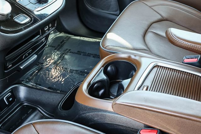 Used 2017 Chrysler Pacifica Limited w/ UConnect Theater Package image 21