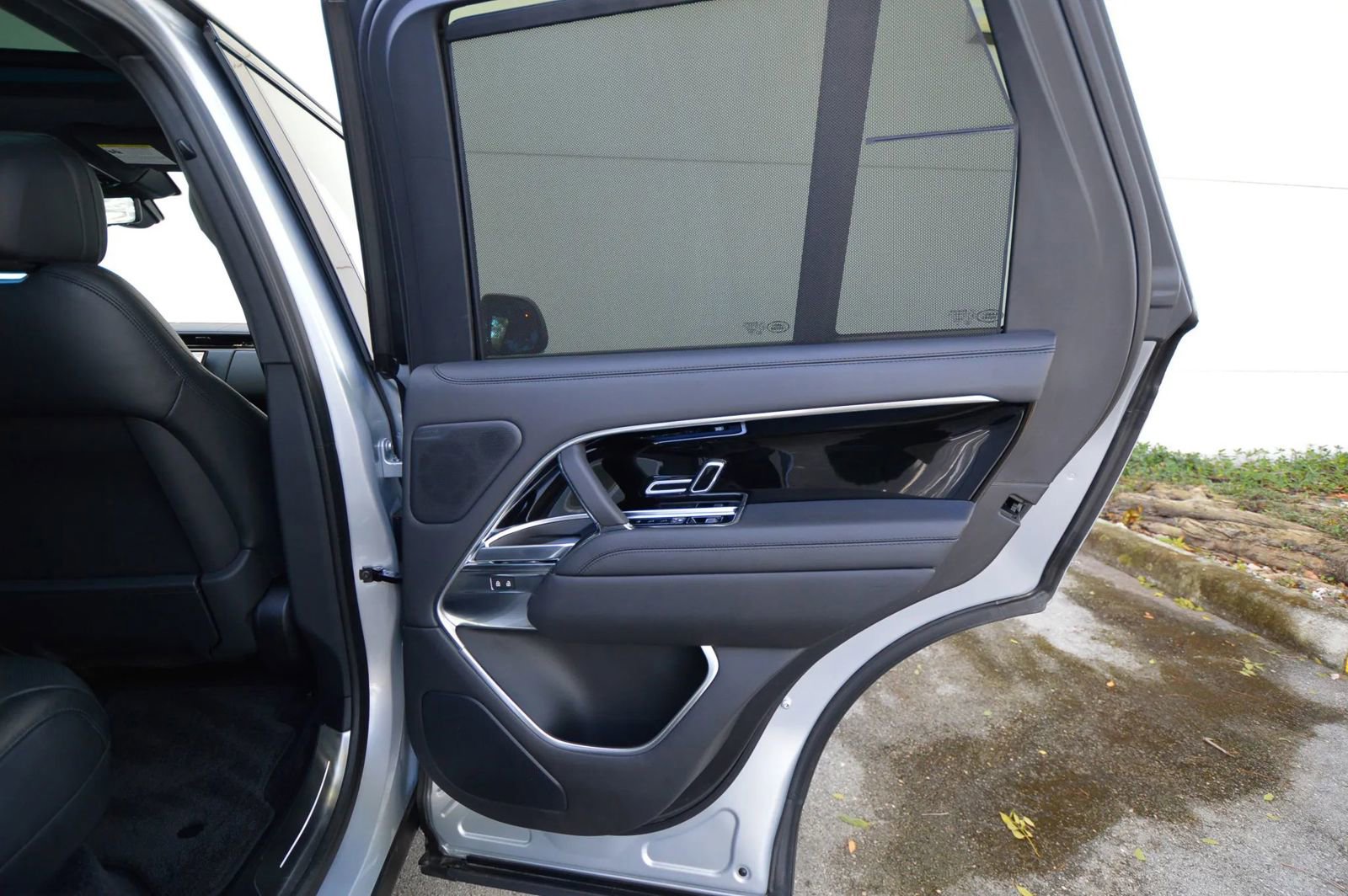 Used 2023 Land Rover Range Rover Autobiography AWD/4WD image 60