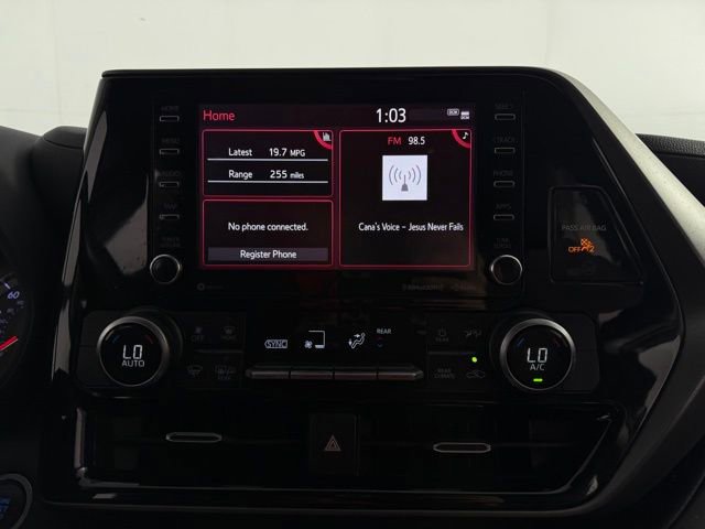 Used 2020 Toyota Highlander LE image 22