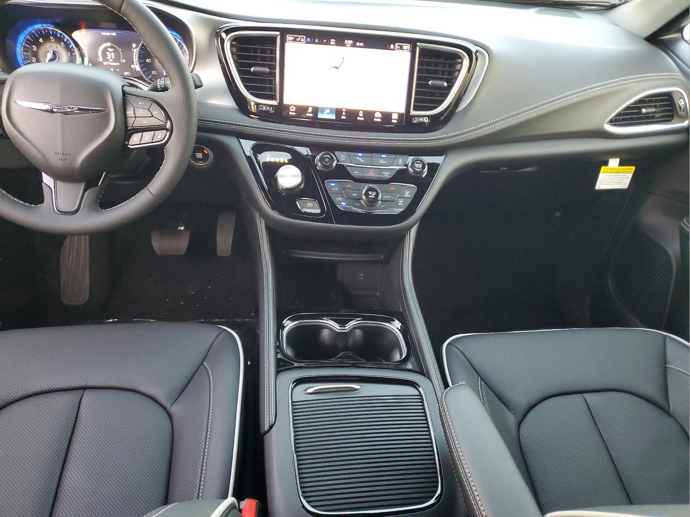 New 2026 Chrysler Pacifica Limited w/ S Appearance Package FWD image 10