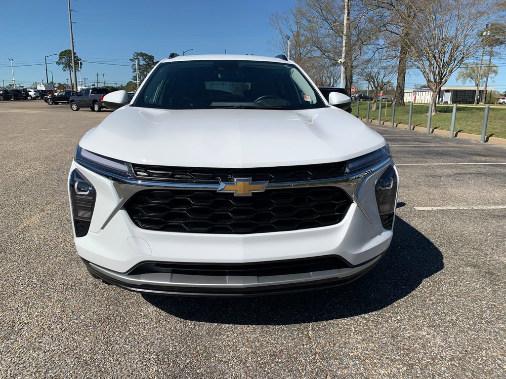 Used 2024 Chevrolet Trax LT w/ Driver Confidence Package image 4