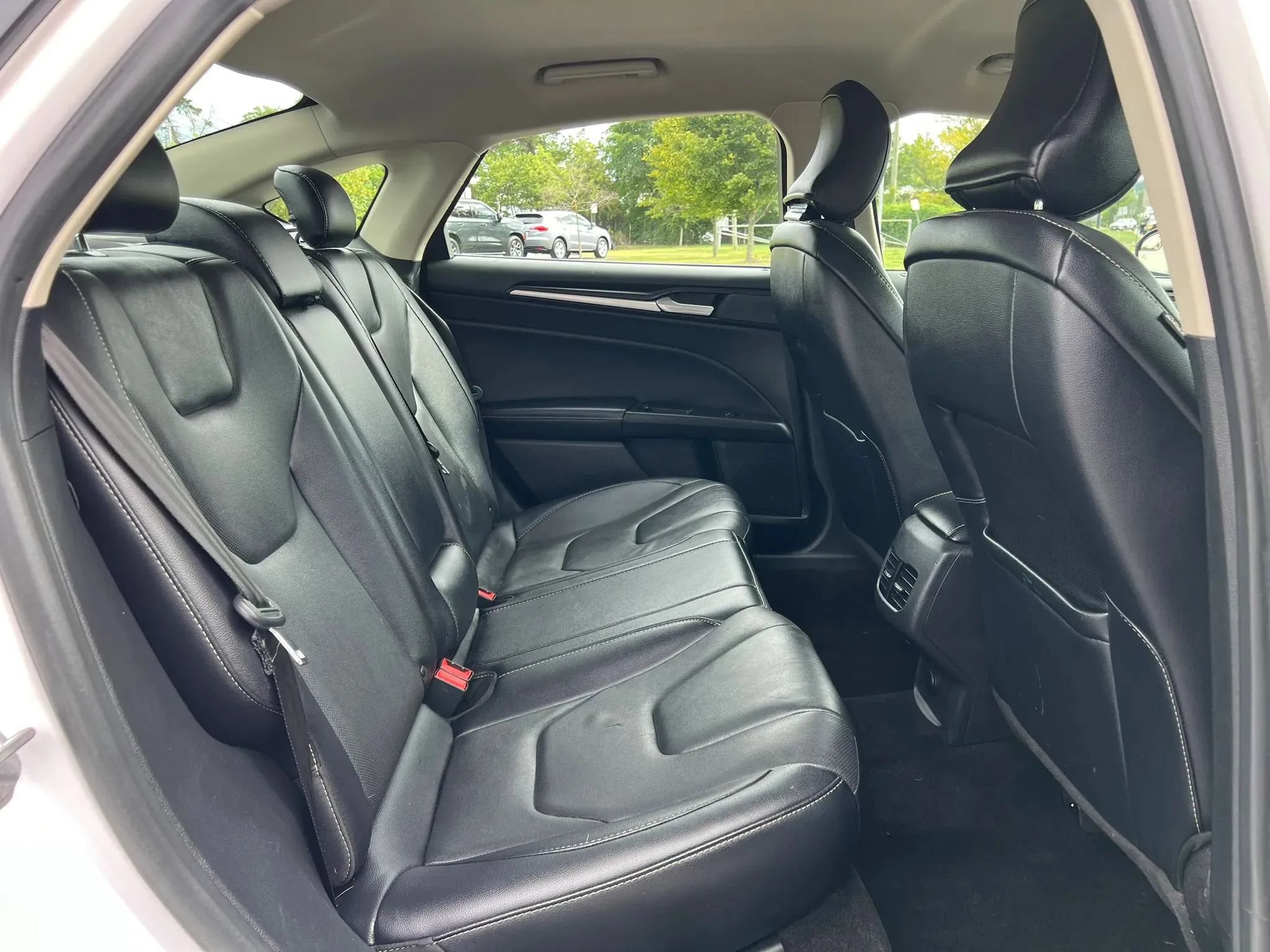 Used 2017 Ford Fusion Titanium AWD/4WD image 19