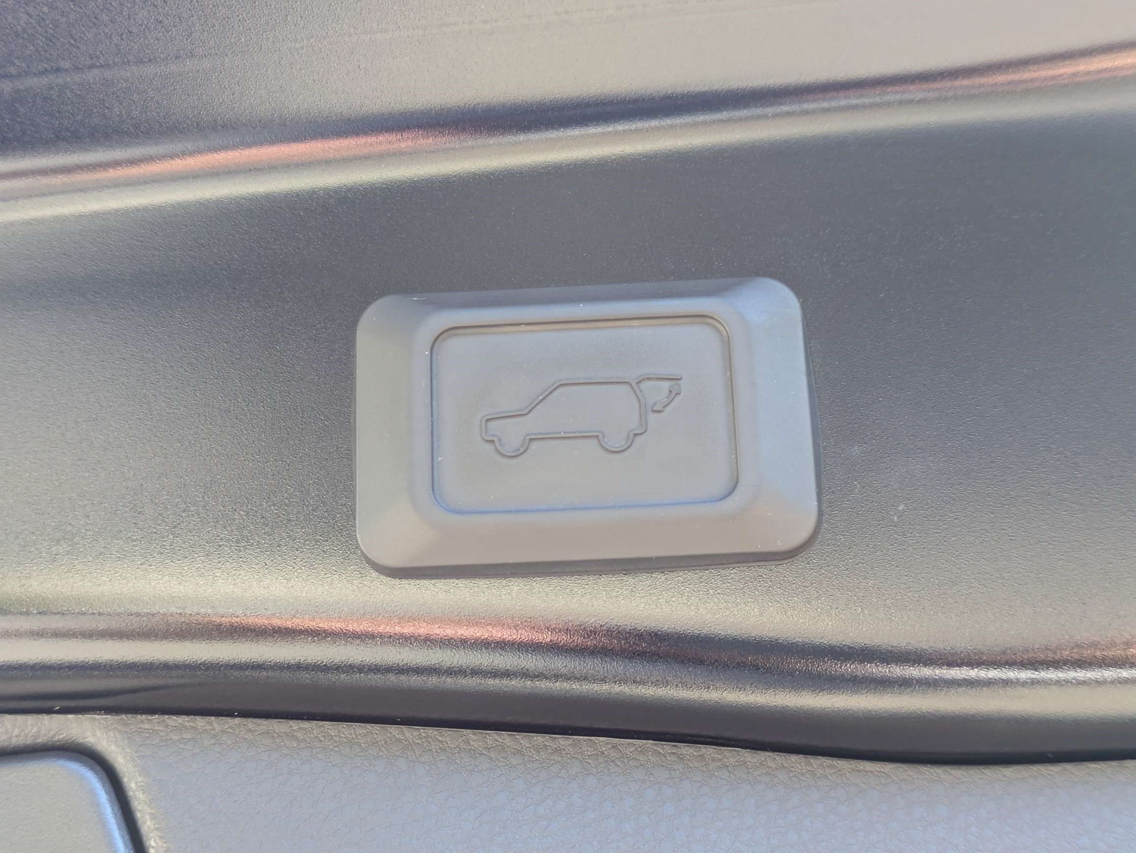 Used 2025 Toyota RAV4 XLE Premium w/ Weather Package FWD image 13