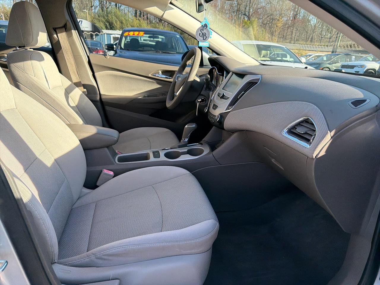 Used 2018 Chevrolet Cruze LS image 17