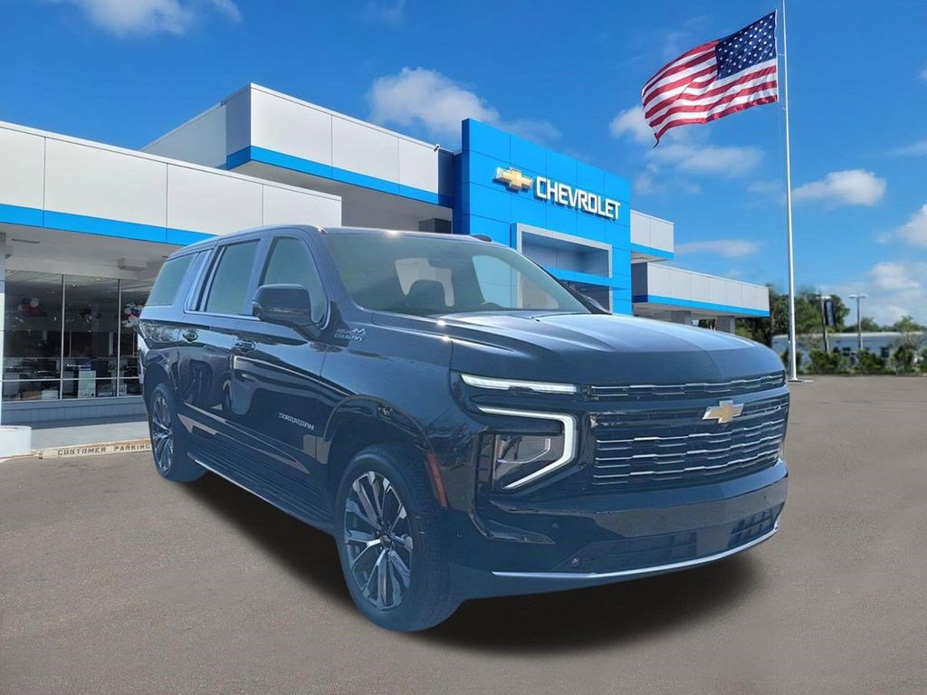 Used 2025 Chevrolet Suburban High Country RWD image 2