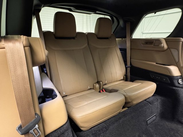 Used 2023 Land Rover Range Rover Long Wheelbase SE image 22