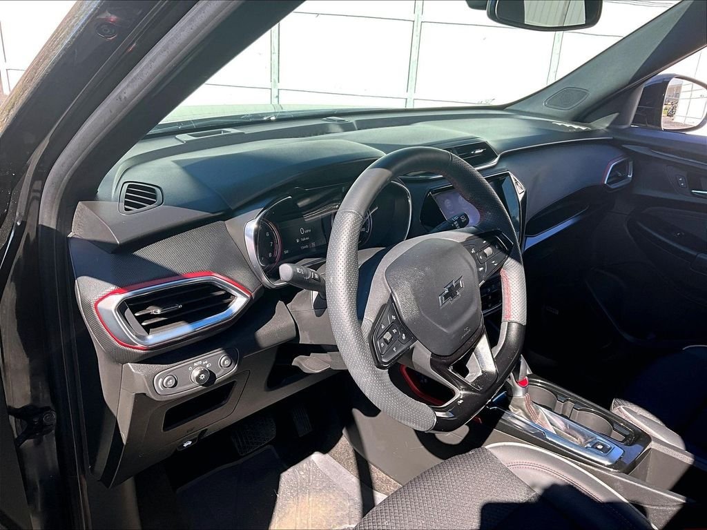 Used 2023 Chevrolet TrailBlazer RS w/ Technology Package AWD/4WD image 8