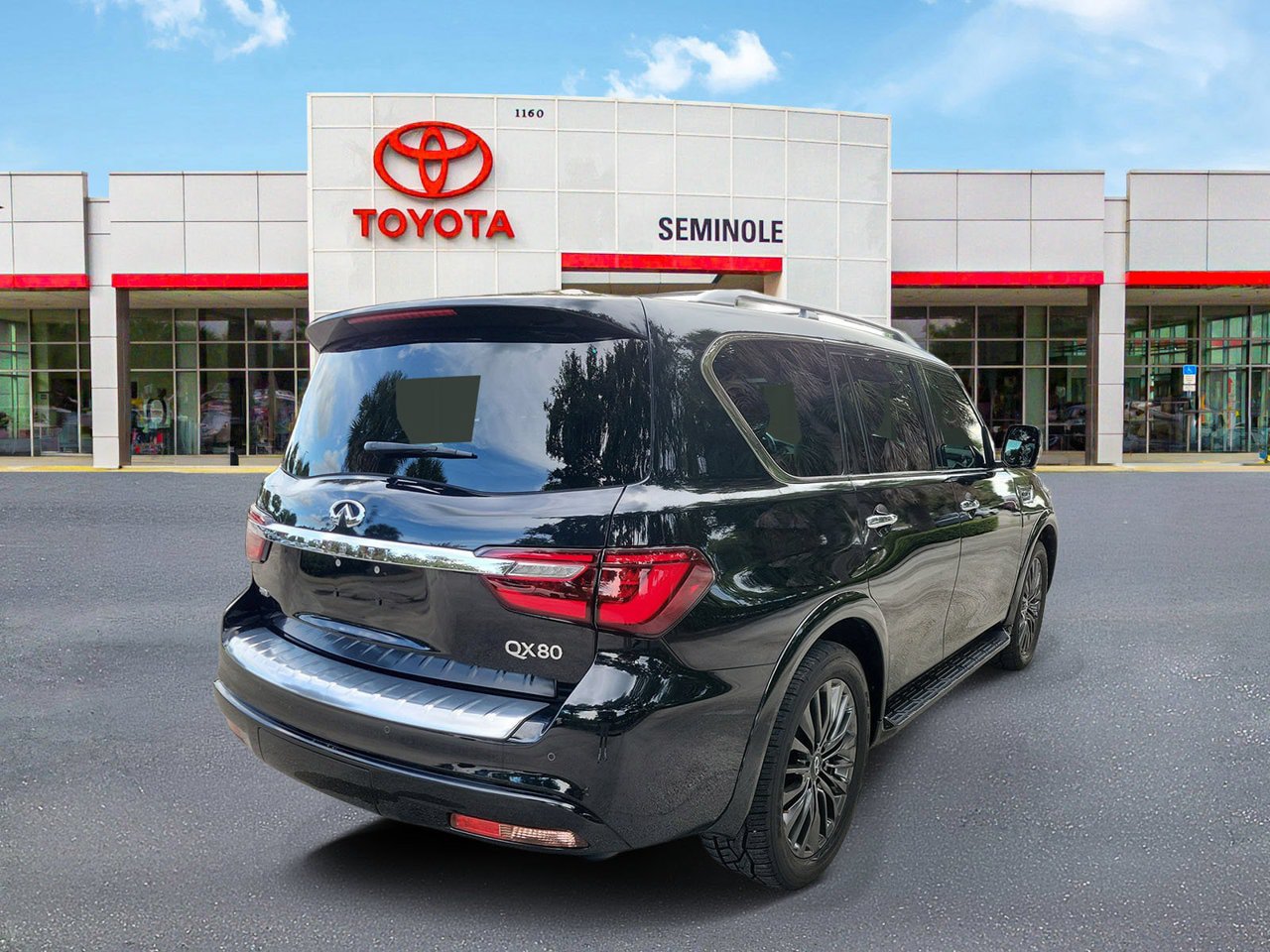 Used 2023 INFINITI QX80 Sensory w/ Cargo Package AWD/4WD image 3