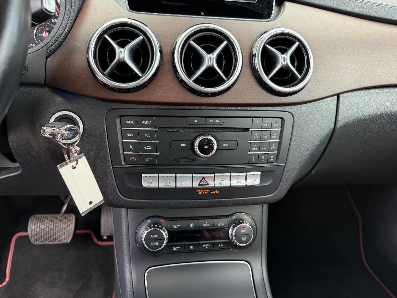 Used 2017 Mercedes-Benz B 250e B 250e 4dr Hatchback image 15