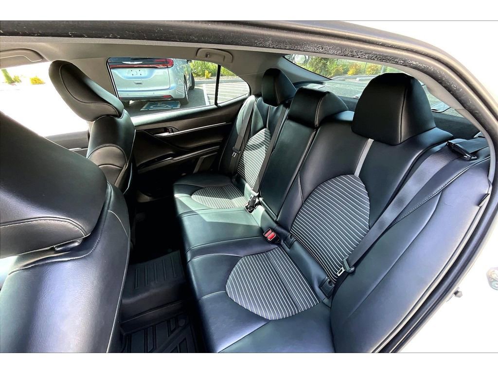 Used 2020 Toyota Camry SE FWD image 25