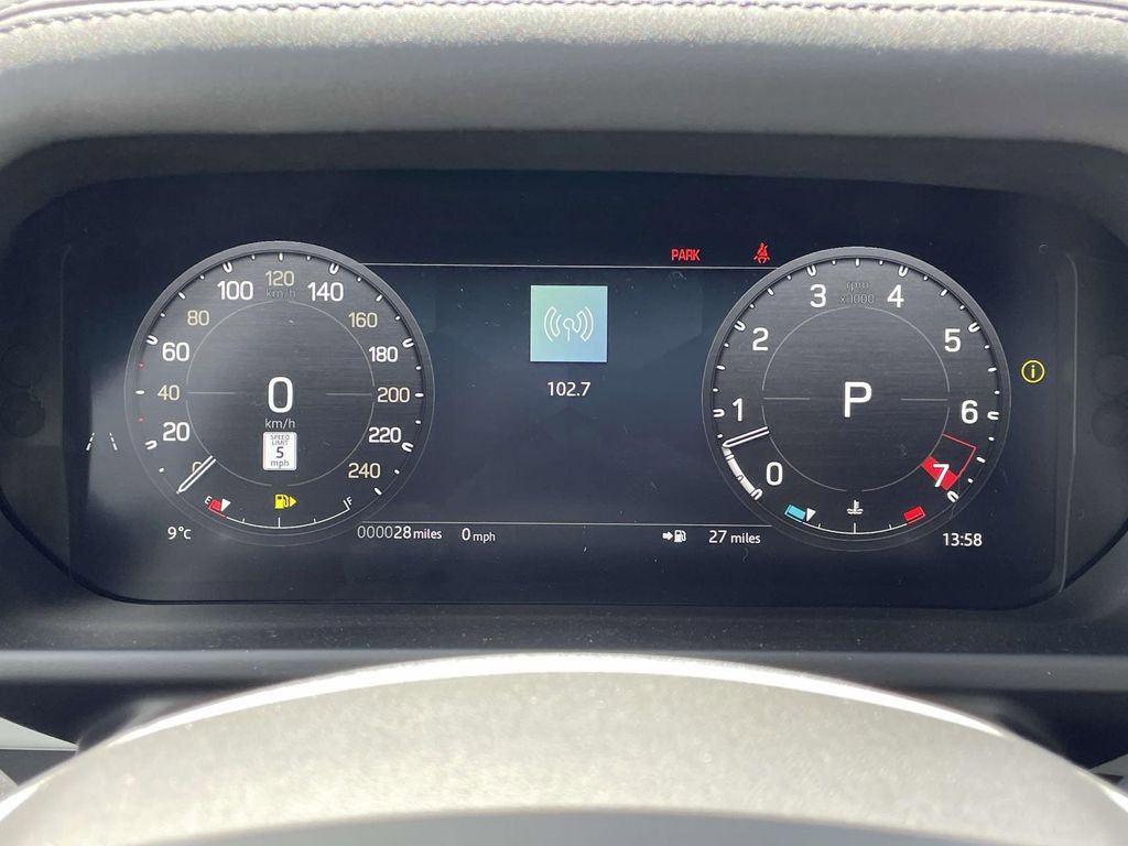 New 2026 Land Rover Defender 130 X-Dynamic SE AWD/4WD image 40