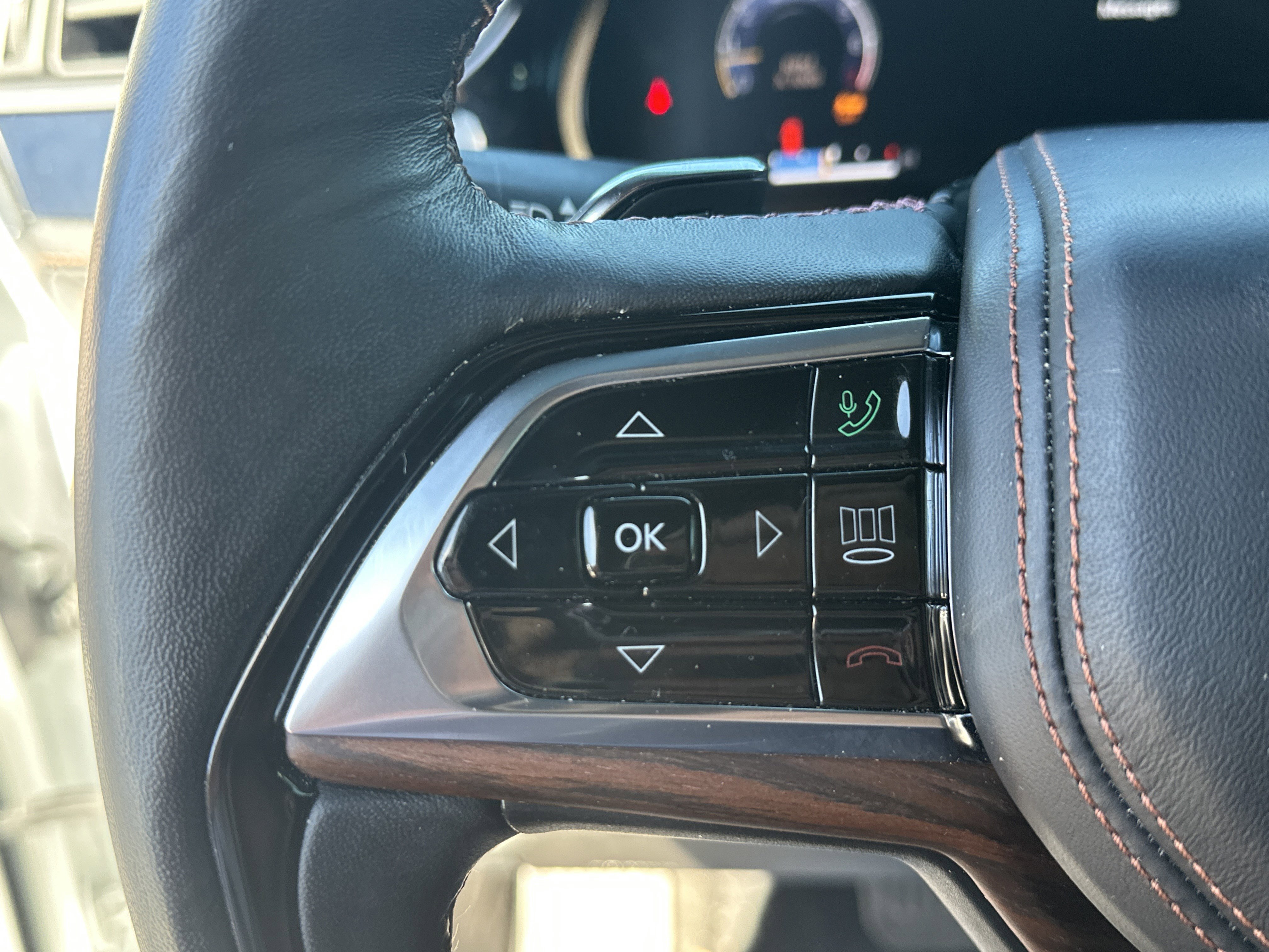 Used 2022 Jeep Grand Cherokee Summit w/ Adv Protech Group IV RWD image 22