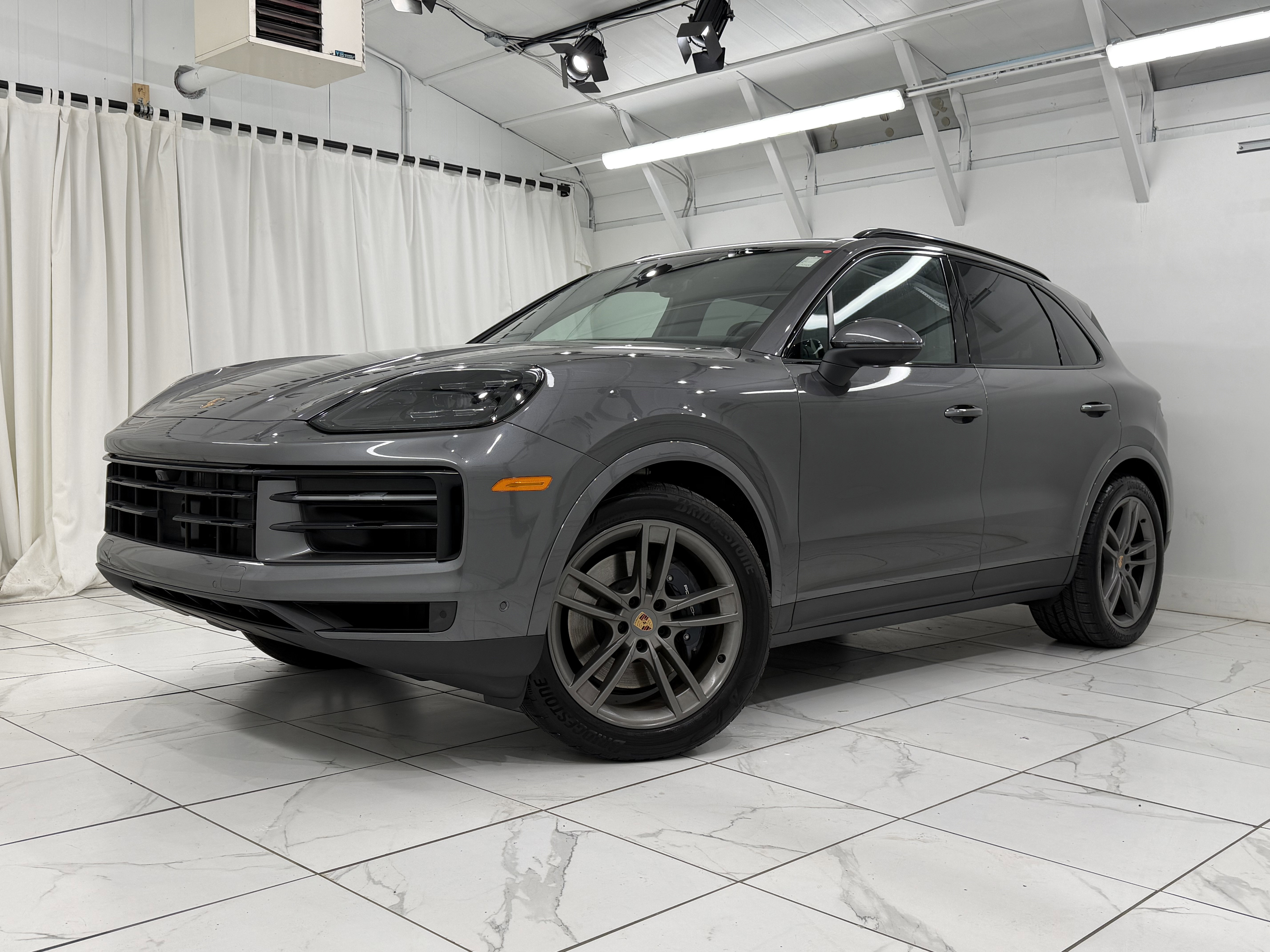 Certified 2025 Porsche Cayenne image 6