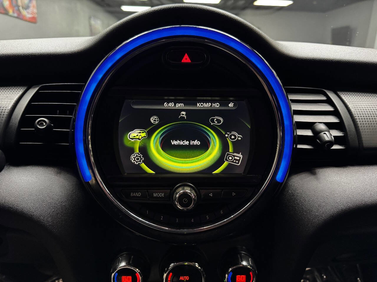 Used 2018 MINI Cooper 2-Door Hardtop w/ Signature Line Package image 22