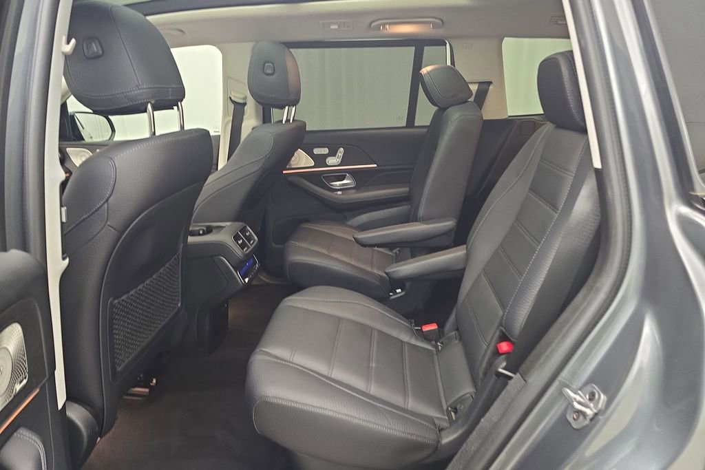 Used 2023 Mercedes-Benz GLS 450 4MATIC w/ AMG Line Exterior image 24