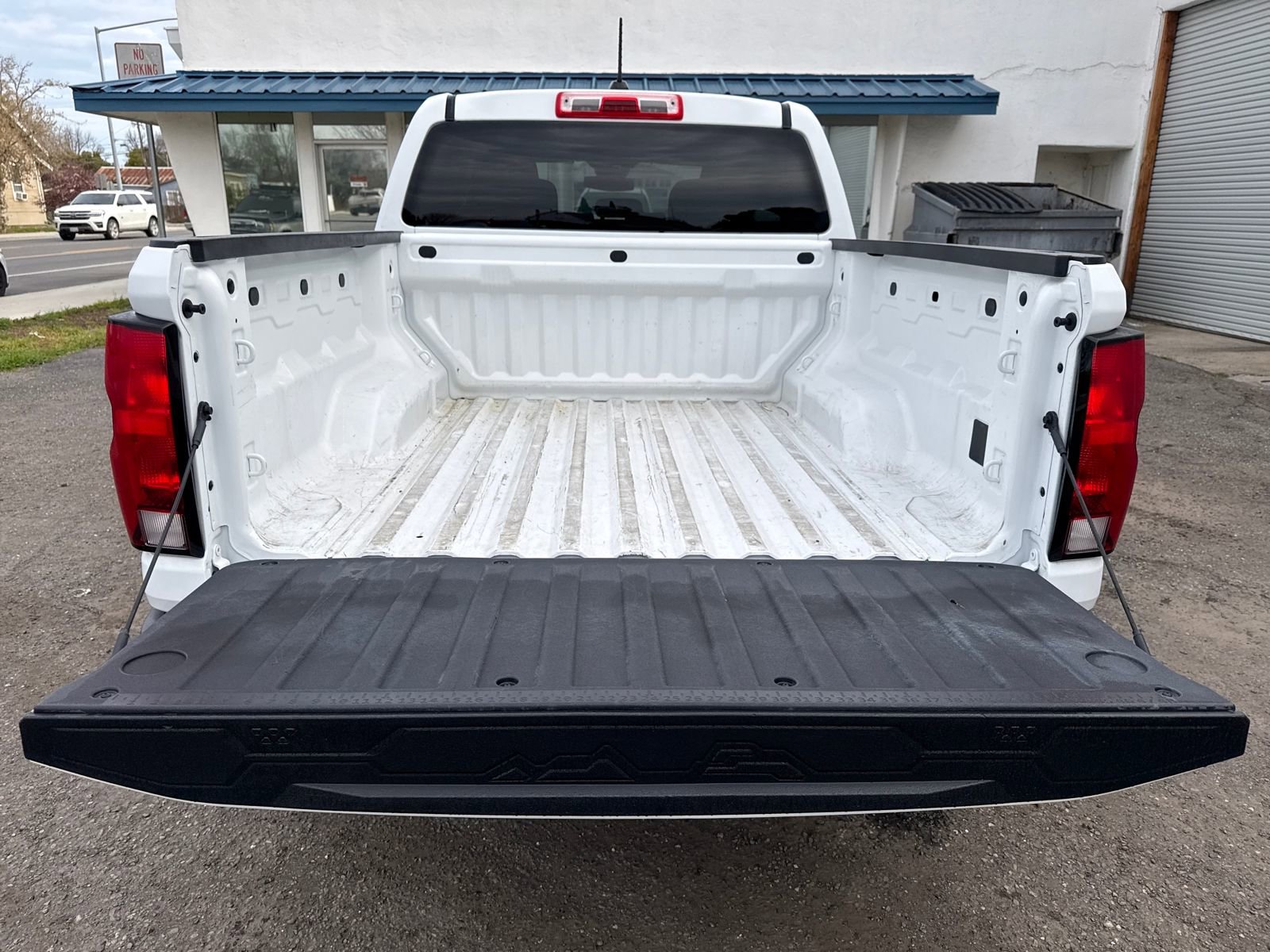 Used 2023 Chevrolet Colorado W/T image 23