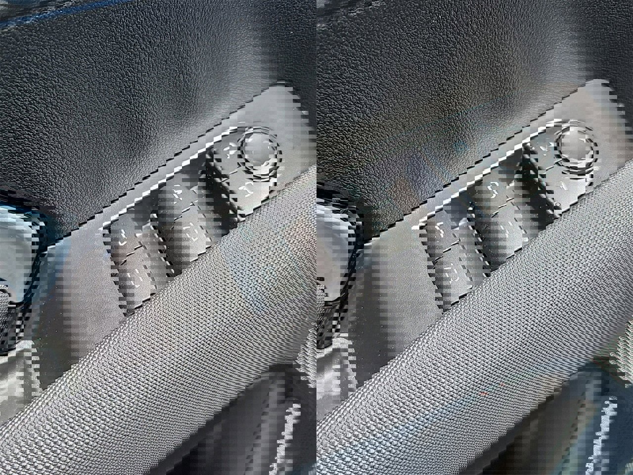 New 2025 Chevrolet Colorado Z71 w/ Midnight Edition image 26