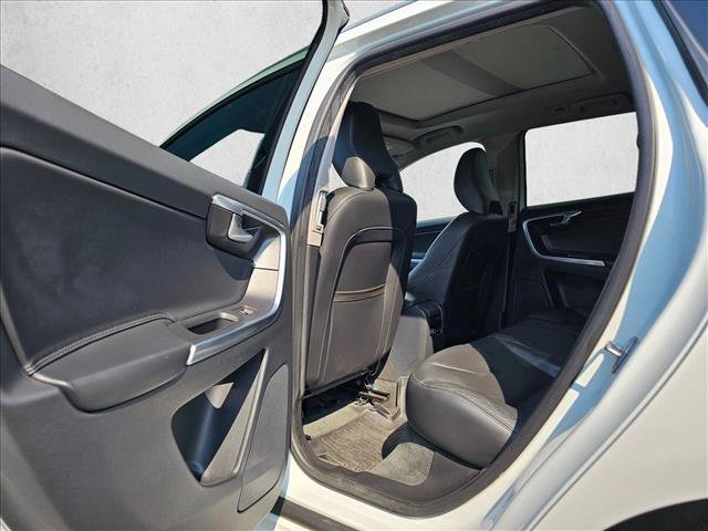 Used 2016 Volvo XC60 T5 Platinum AWD/4WD image 16