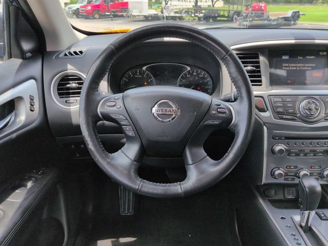 Used 2020 Nissan Pathfinder SL w/ Cargo Package FWD image 17