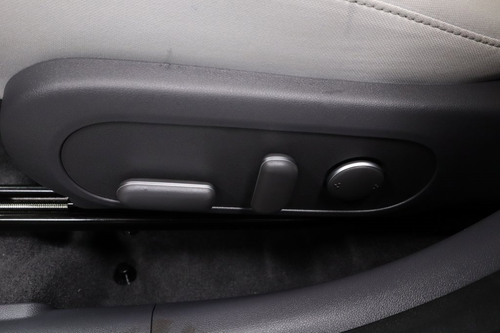 Certified 2025 Hyundai Kona SEL image 23