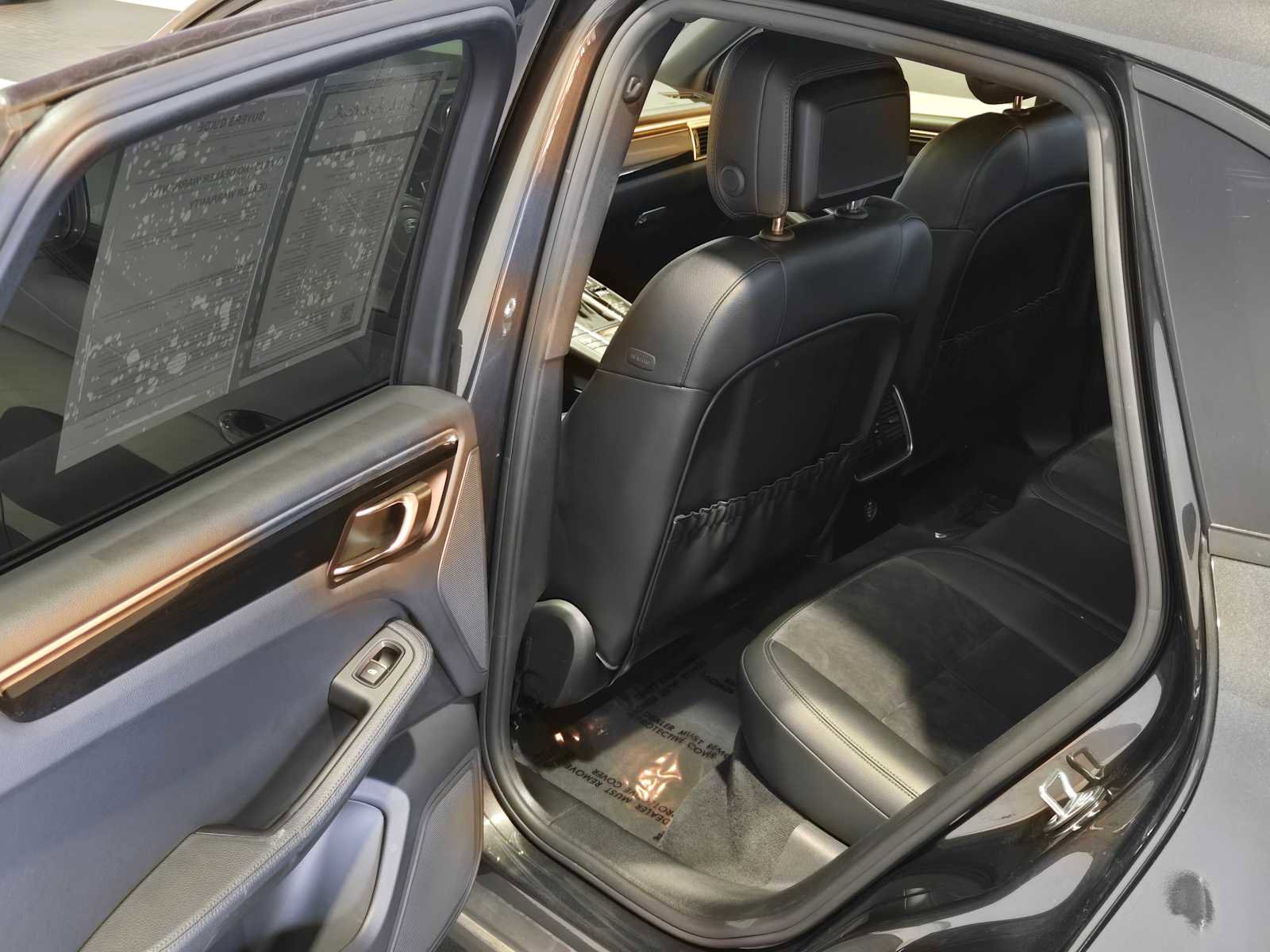 Used 2018 Porsche Macan image 14