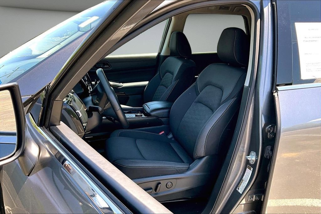 Used 2024 Nissan Pathfinder SV AWD/4WD image 21