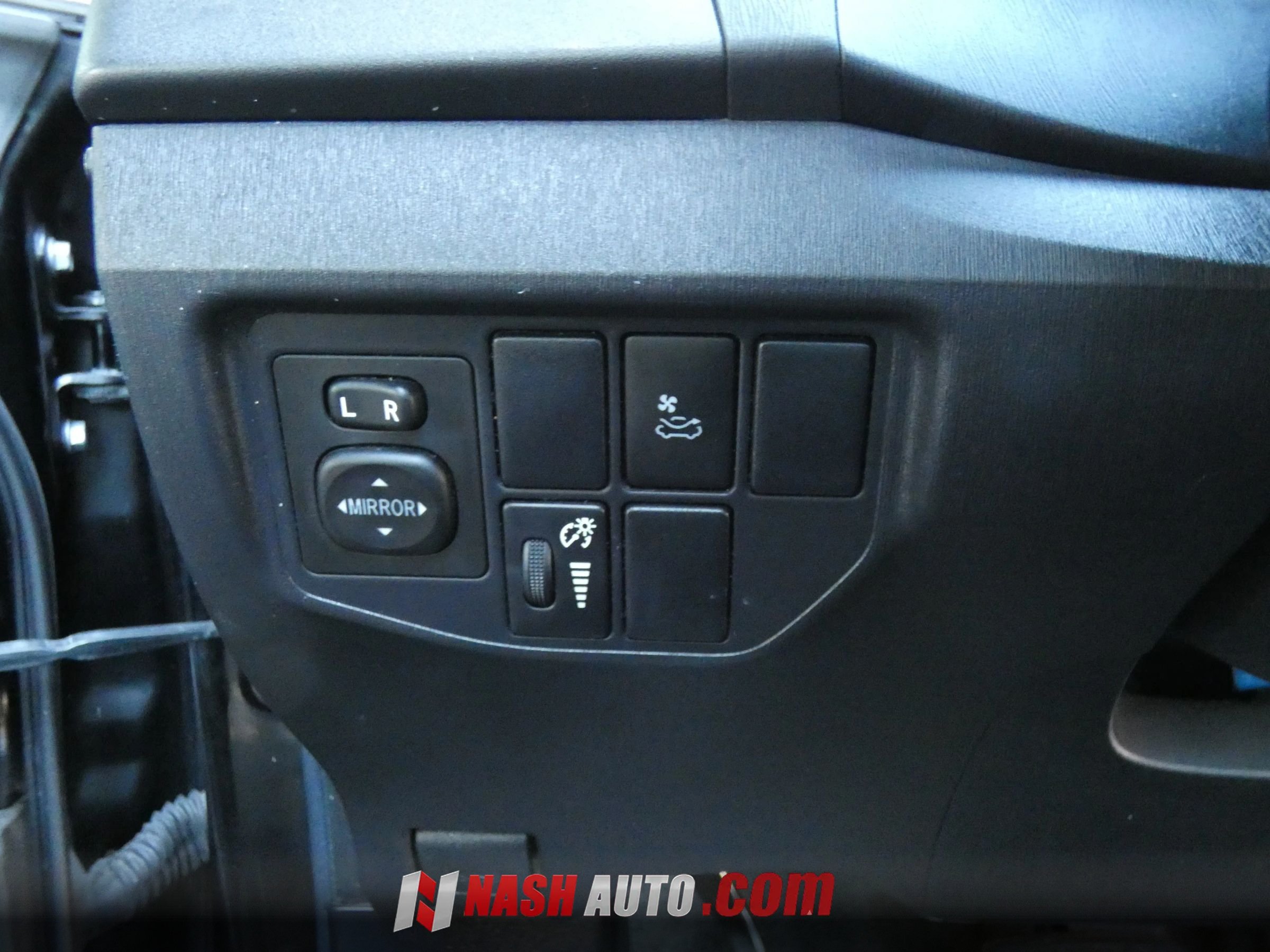 Used 2014 Toyota Prius Four w/ Solar Roof Package FWD image 68