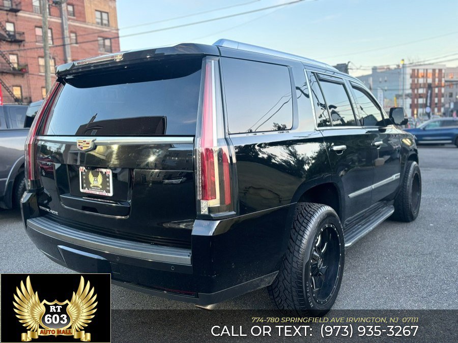 Used 2019 Cadillac Escalade Luxury AWD/4WD image 6
