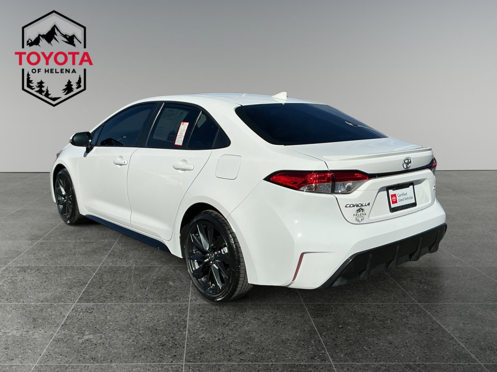 Certified 2025 Toyota Corolla SE FWD image 3