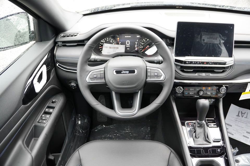 New 2025 Jeep Compass Limited w/ Sun & Sound Group image 12