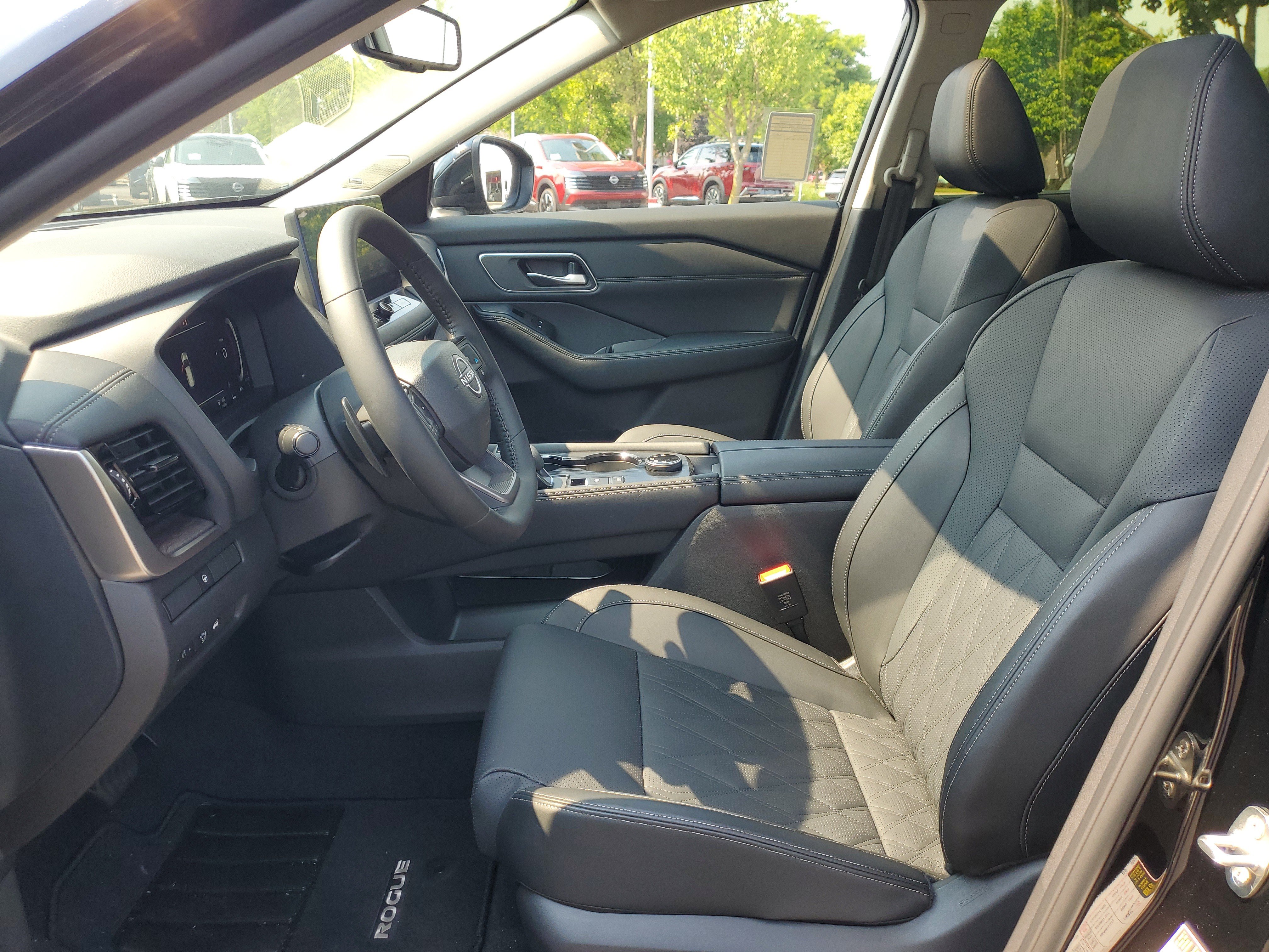 New 2026 Nissan Rogue Platinum AWD/4WD image 5
