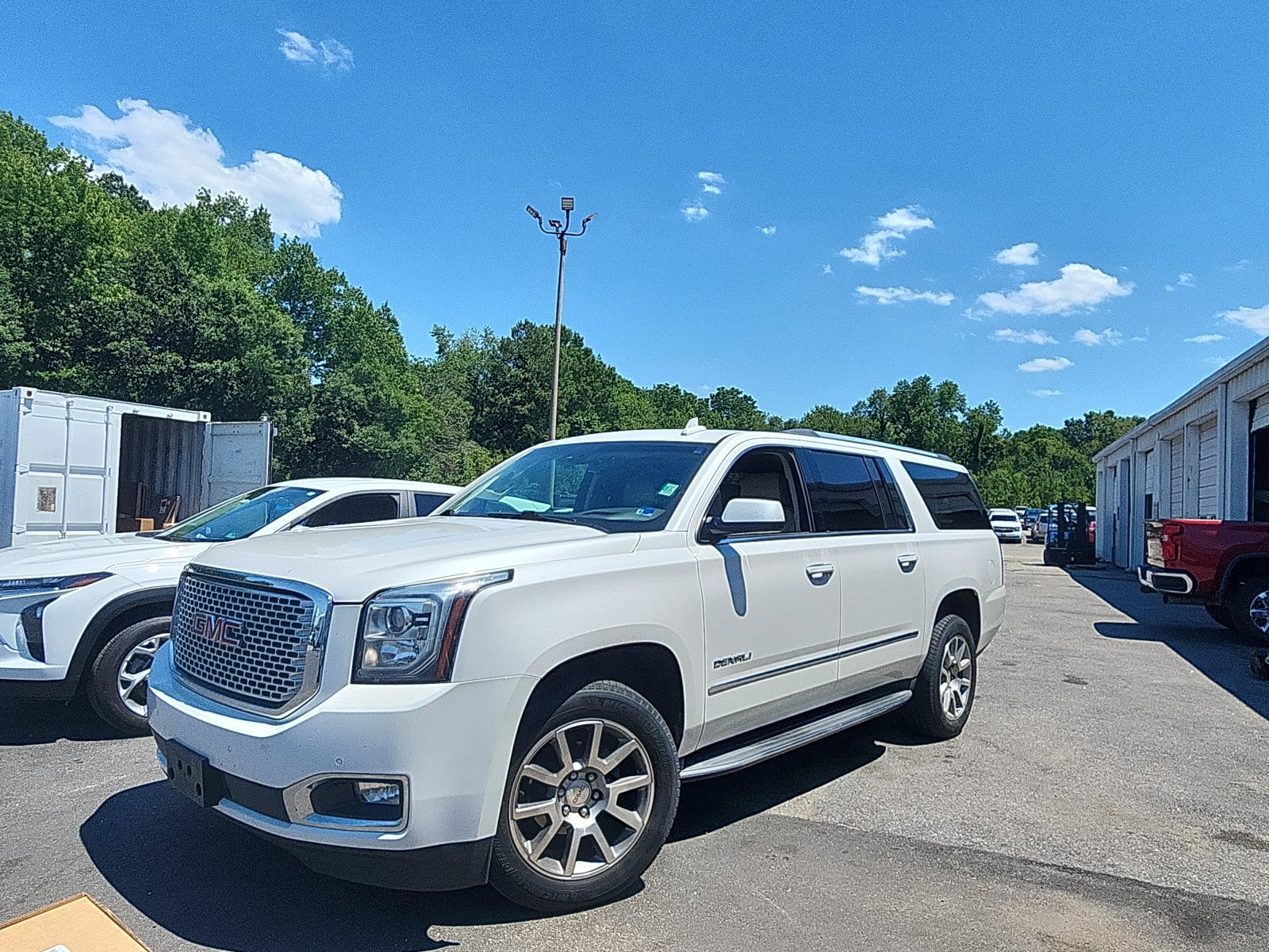 Used 2017 GMC Yukon XL Denali w/ Open Road Package RWD image 1