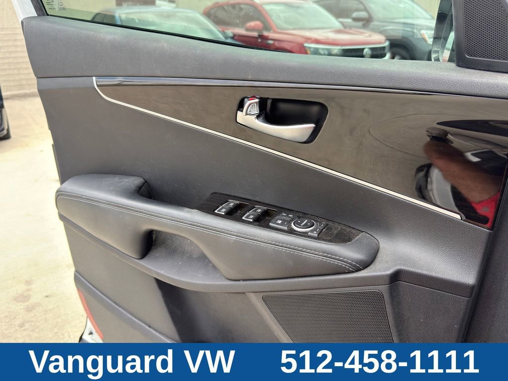 Used 2019 Kia Sorento S FWD image 23