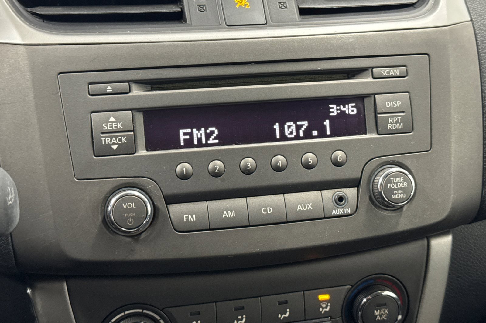 Used 2014 Nissan Sentra SV image 16