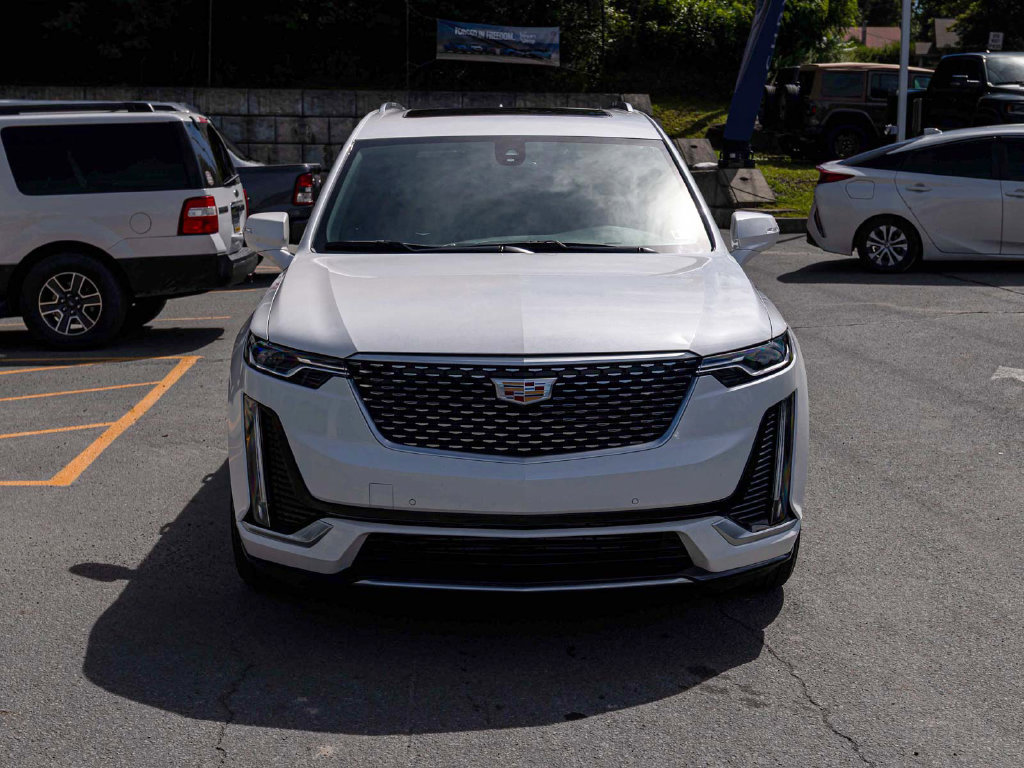 Used 2024 Cadillac XT6 Luxury w/ LPO, Floor Liner Package AWD/4WD image 2