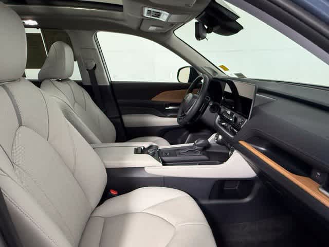 Used 2026 Toyota Grand Highlander AWD image 61