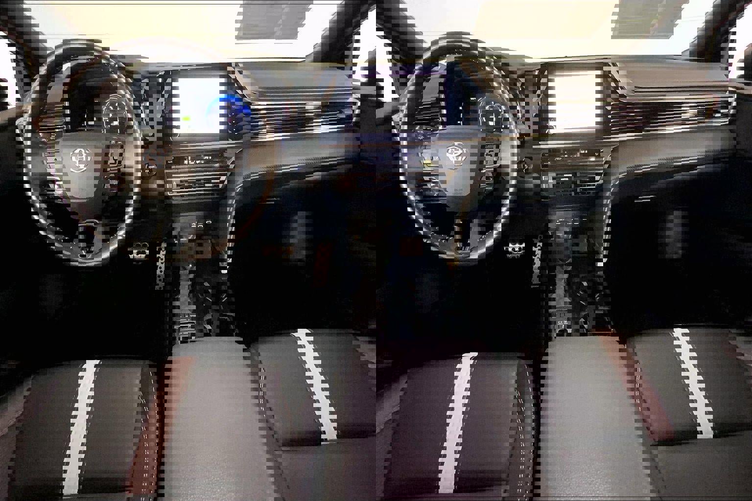 Used 2025 Toyota Camry SE image 15