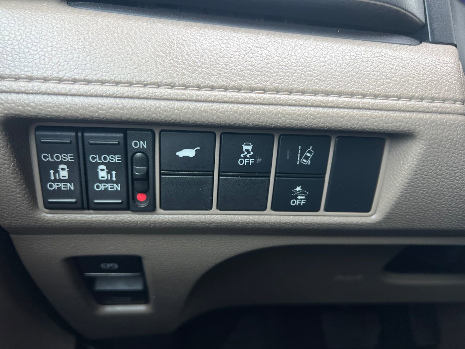 Used 2018 Honda Odyssey EX-L image 25